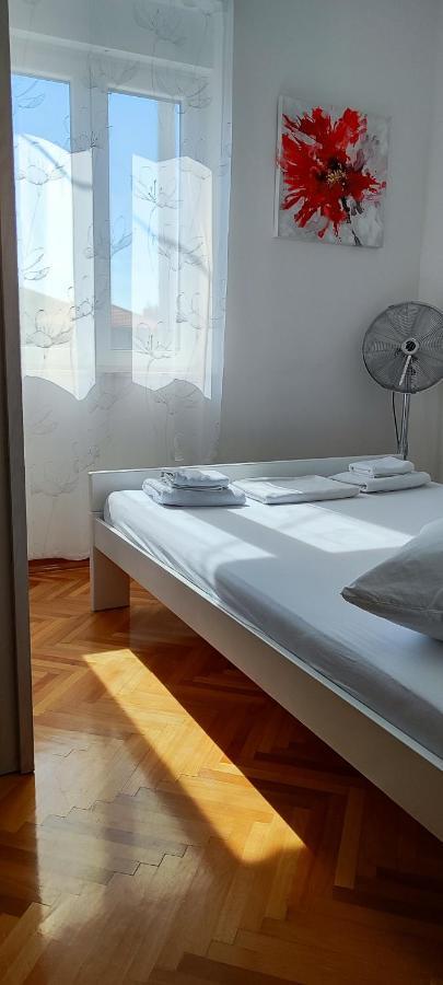 Apartman Leona Kaštela Екстериор снимка