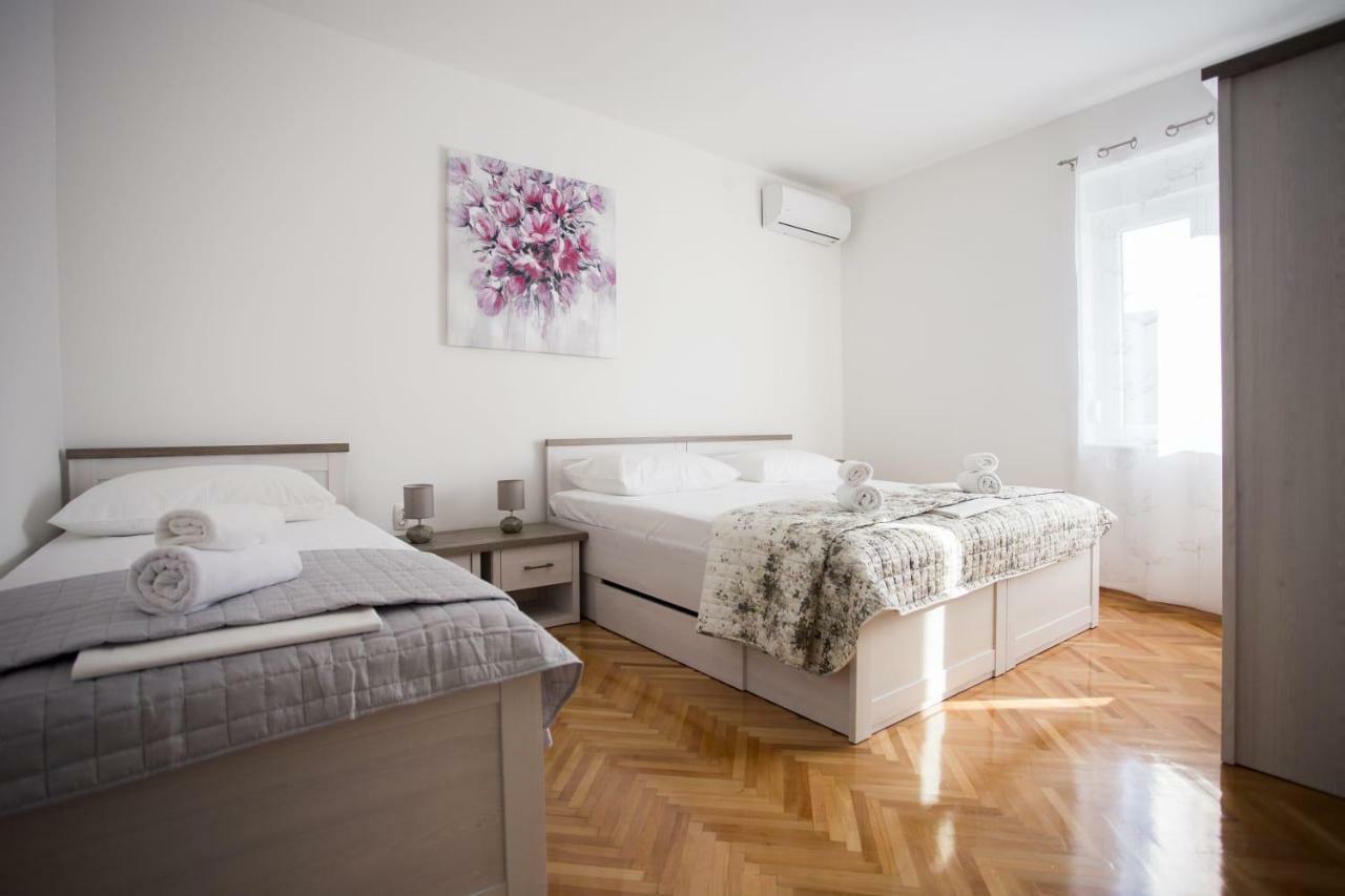 Apartman Leona Kaštela Екстериор снимка